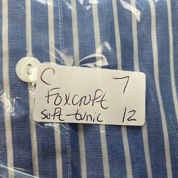 Foxcroft Wrinkle Free Button Up Top Womens 12 Striped Blue White Relaxed Soft - Picture 11 of 11